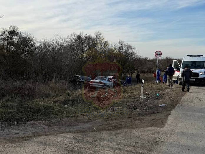В Симферопольском районе при столкновении легковушек пострадали три человека