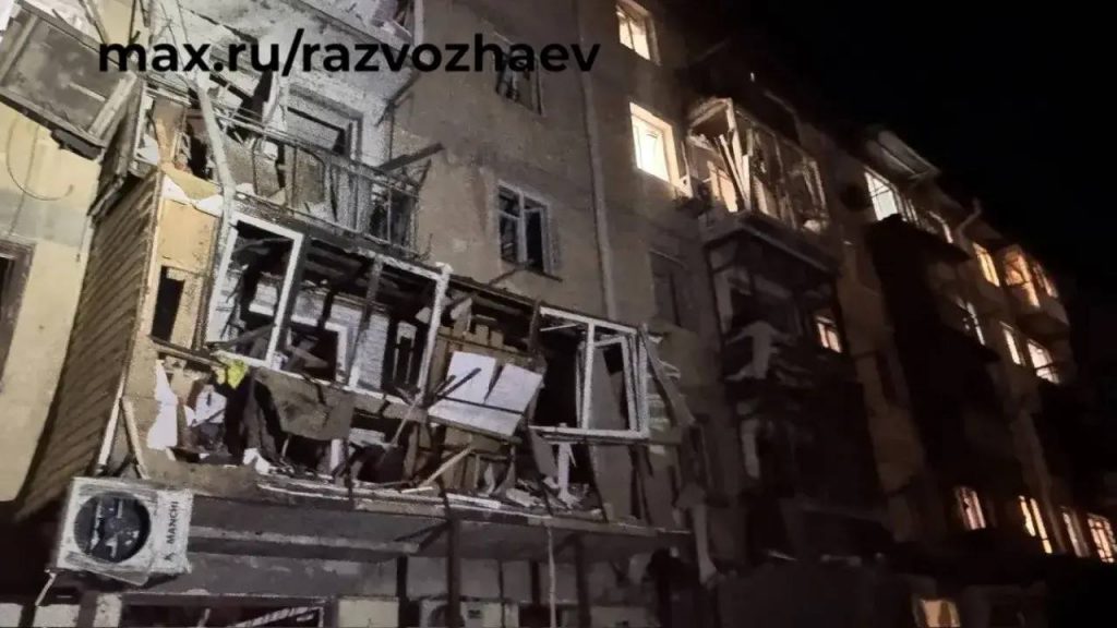 В Севастополе сбитый БПЛА со взрывчаткой повредил многоквартирный дом, ранены 9 человек (фото)