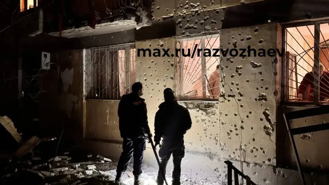 В Севастополе сбитый БПЛА со взрывчаткой повредил многоквартирный дом, ранены 9 человек (фото)