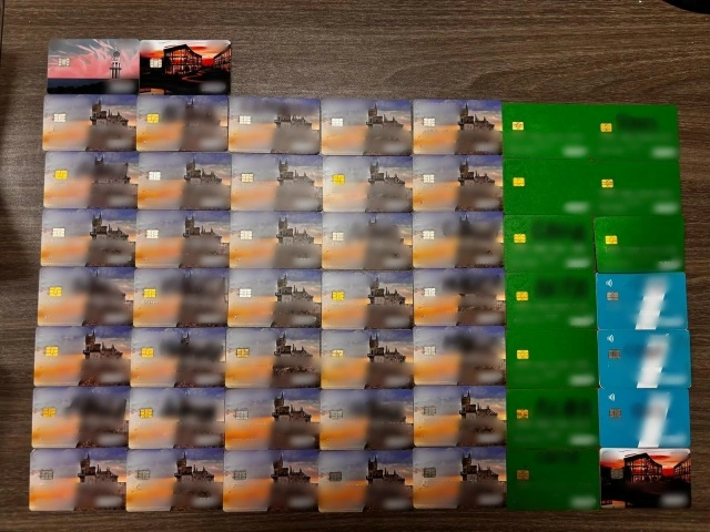 Под Симферополем полицейские остановили незаконную продажу банковских карт для мошеннических схем