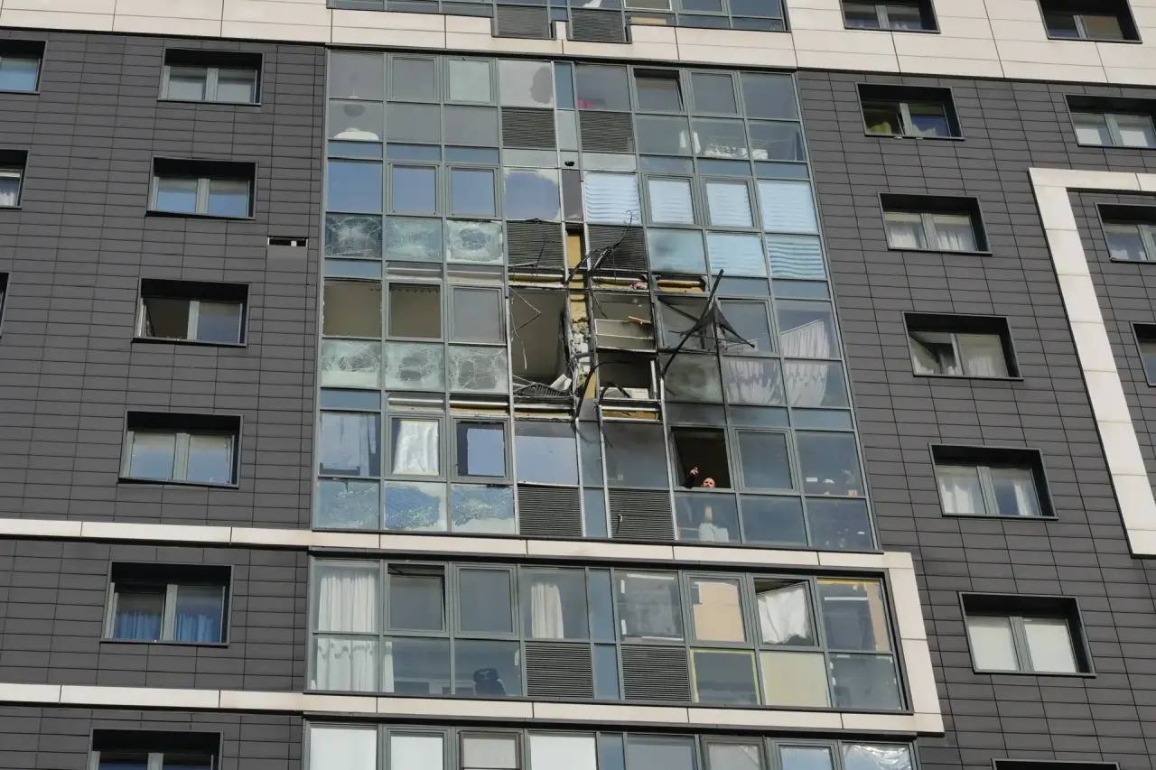 Пострадали 17 домов и три детсада: глава Новороссийска показал повреждения в городе после атаки ВСУ