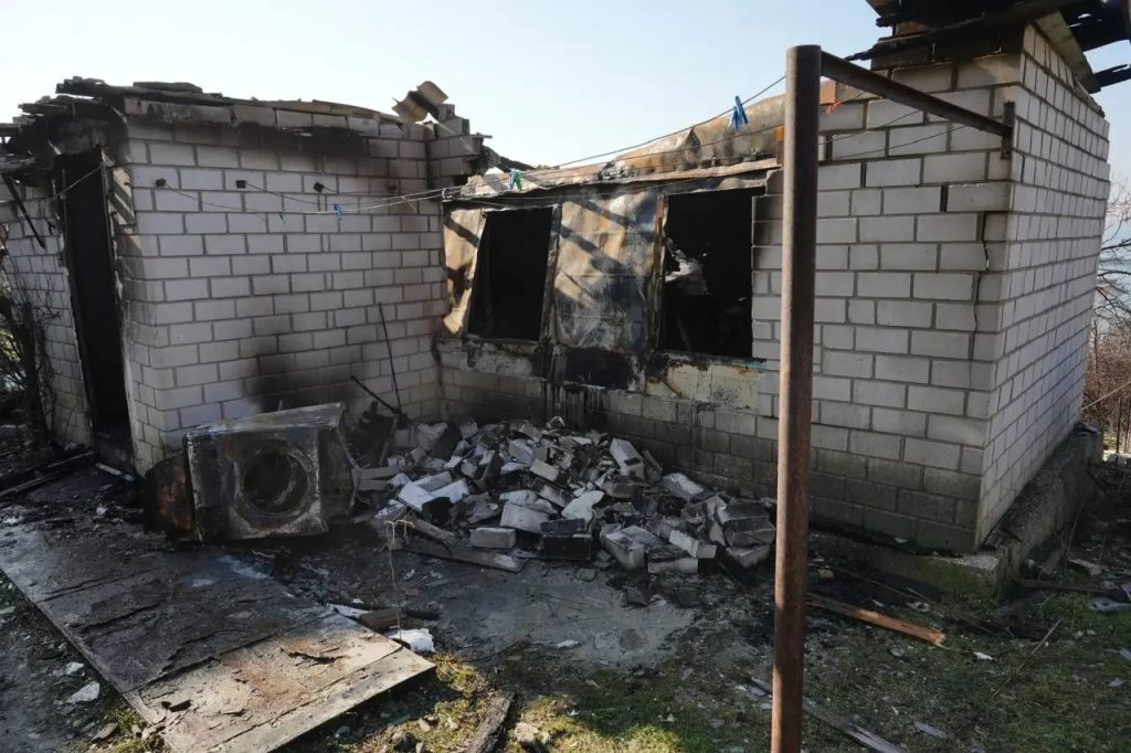 Пострадали 17 домов и три детсада: глава Новороссийска показал повреждения в городе после атаки ВСУ