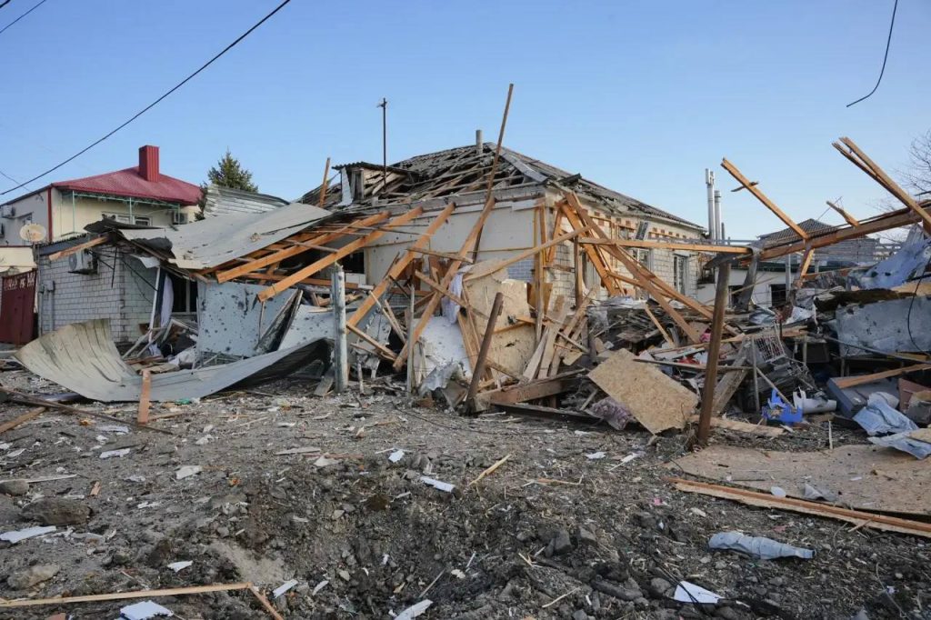 Пострадали 17 домов и три детсада: глава Новороссийска показал повреждения в городе после атаки ВСУ