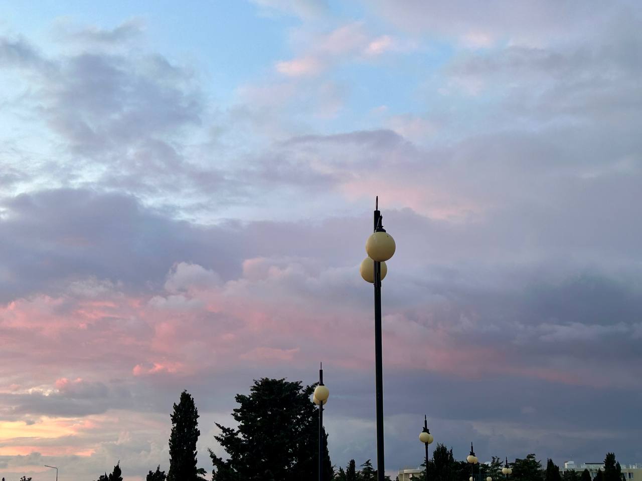 Обломки БПЛА упали на крыши домов: Севастополь отразил очередную атаку ВСУ