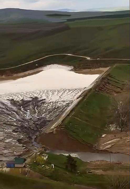 Из-под Дербента эвакуированы четыре тысячи человек после прорыва плотины