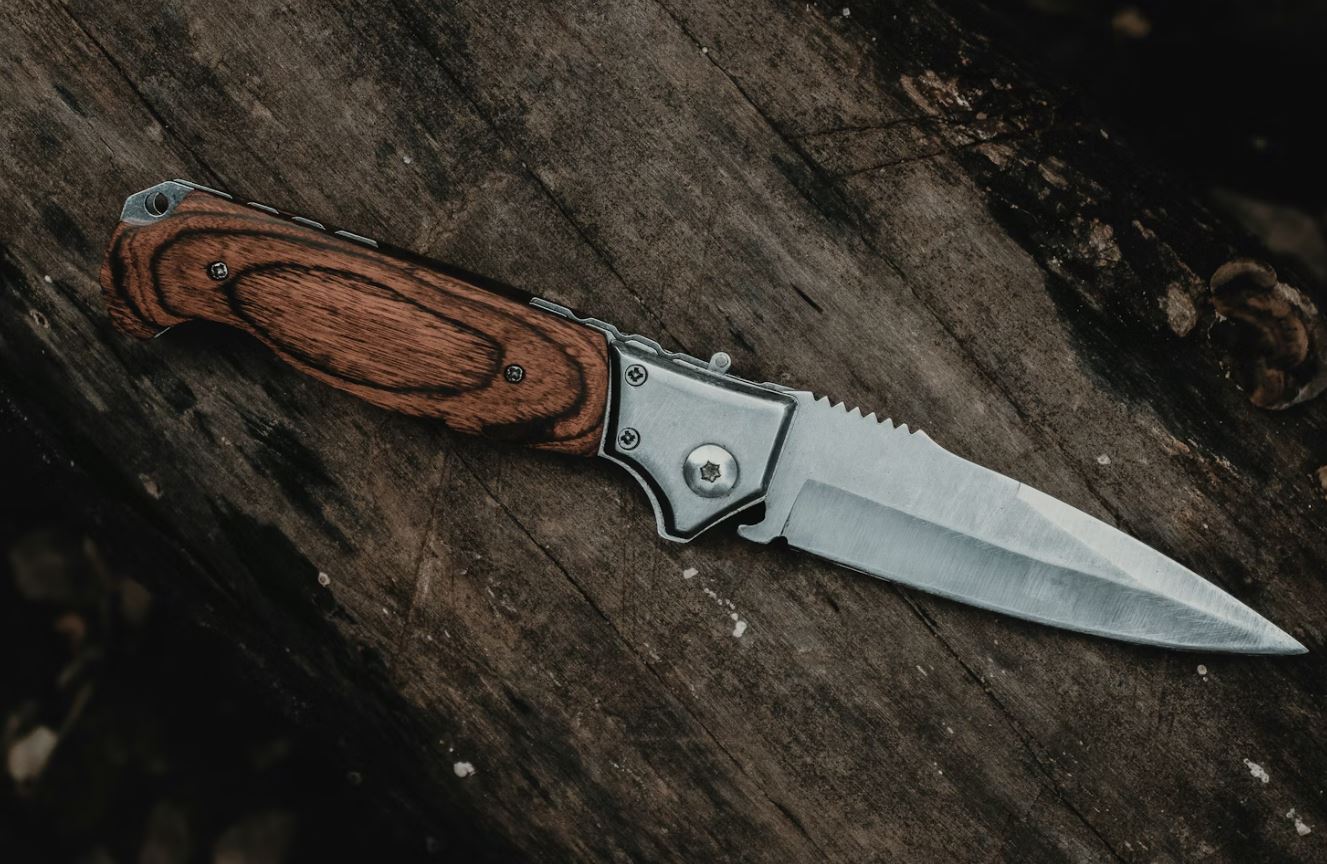 Школьник зарезал завуча школы в Пермском крае