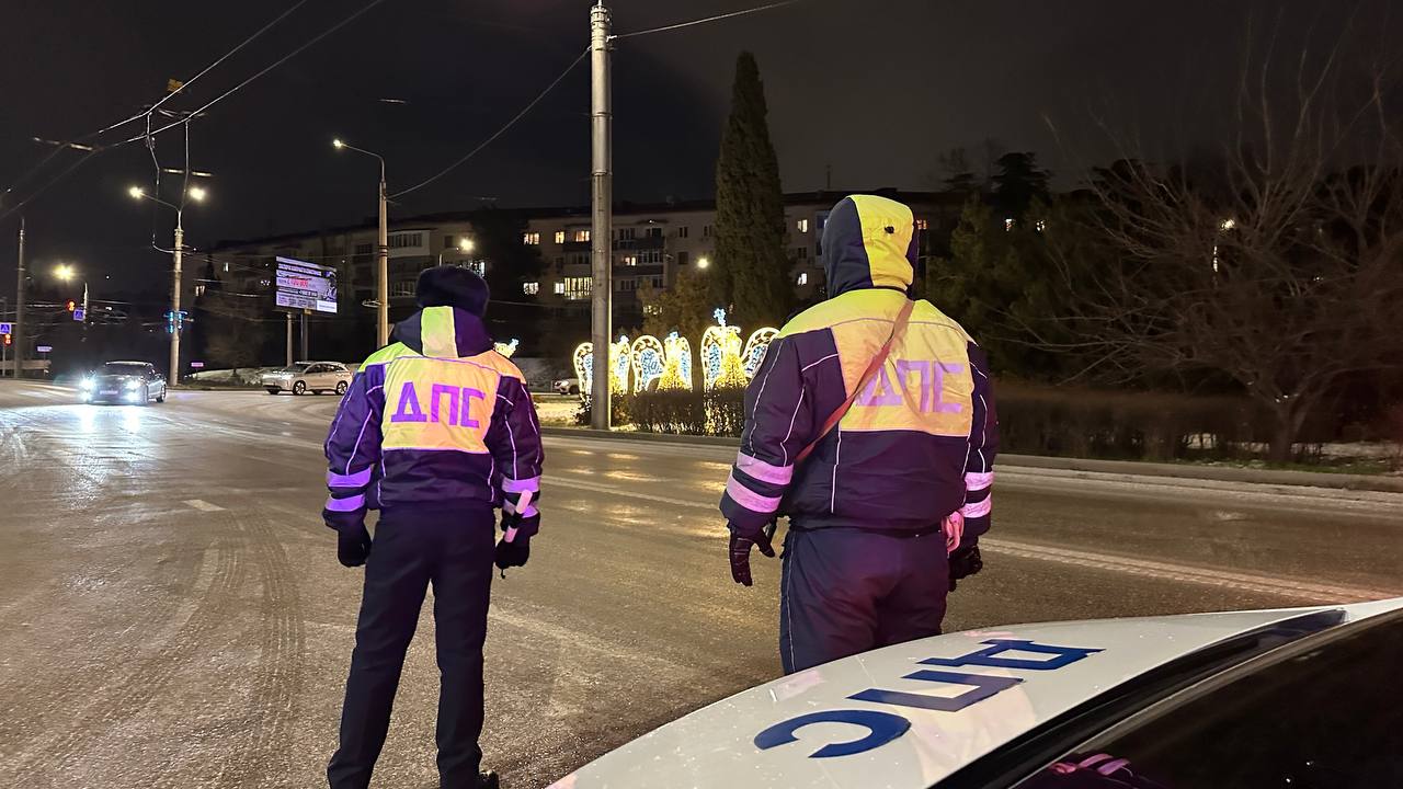 В Севастополе сотрудники ДПС задержали 16‑летнего мопедиста за нарушение ПДД
