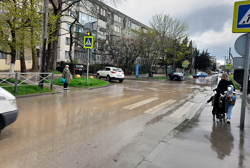 Севастопольские дожди «подмывают» репутацию причастных к качеству дорог чиновников