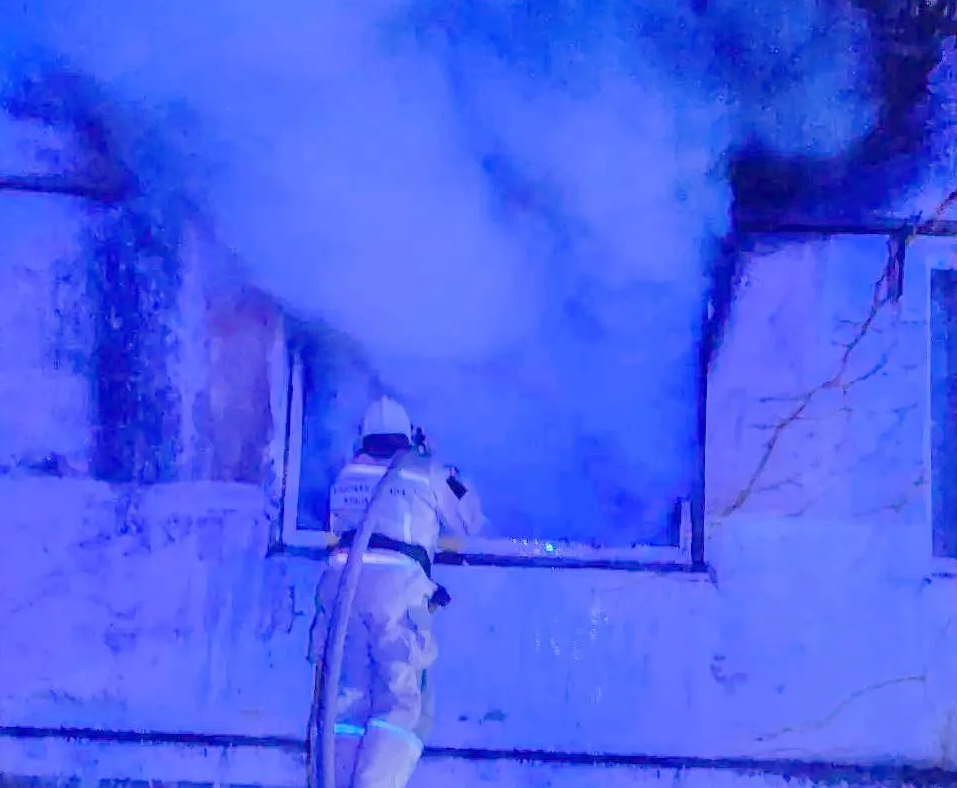 Бабушка и четверо детей пострадали при пожаре на севере Крыма, возбуждено дело