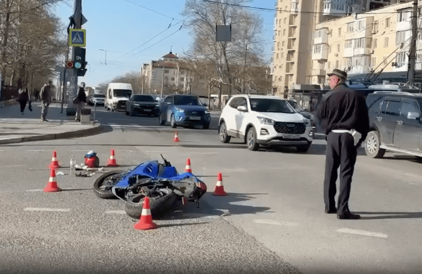 В Севастополе водитель электробайка сбил подростка на пешеходном переходе