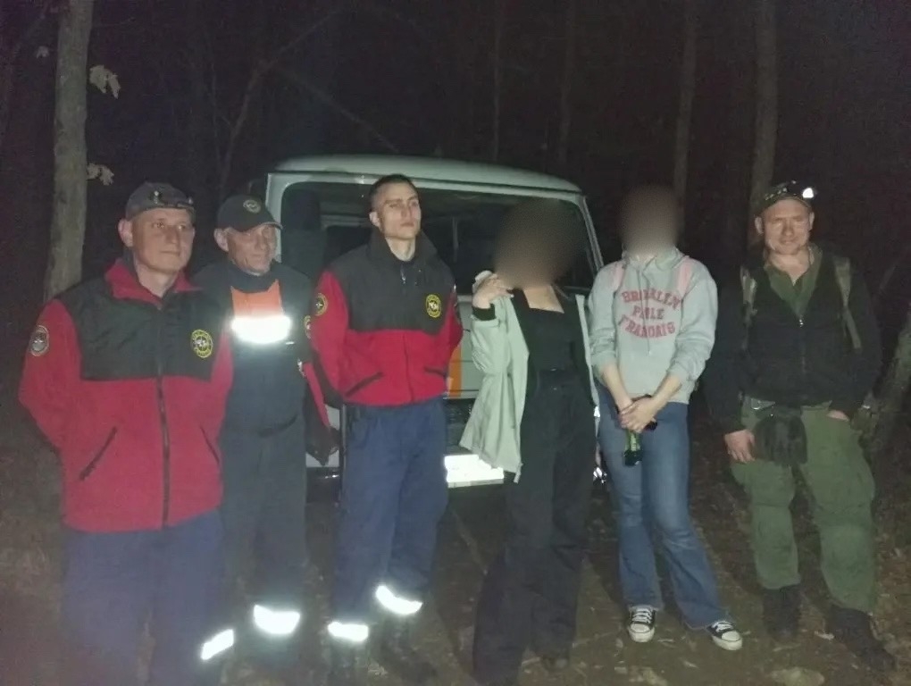 Крымские спасатели помогли двум туристкам, заблудившимся на горе Бойко