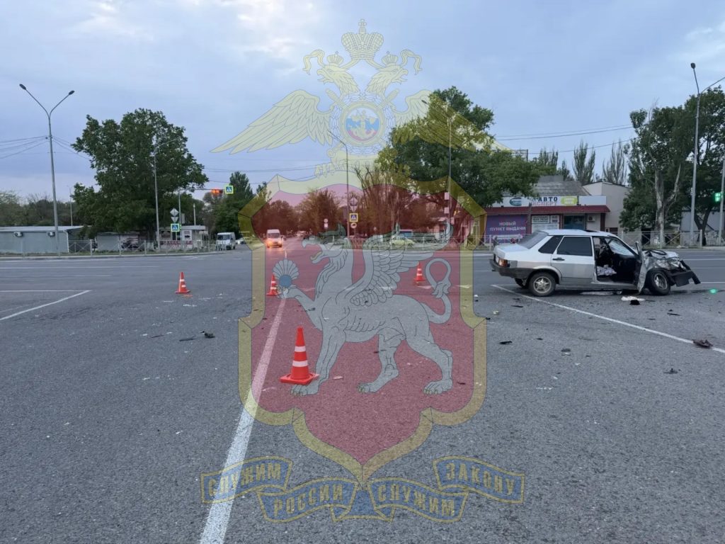 В Крыму 27-летний водитель мотоцикла погиб при столкновении с легковушкой