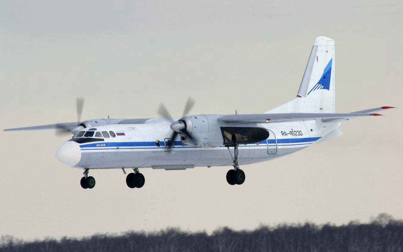 Самолет Ан-24 вернулся в аэропорт Тюмени из-за неисправности