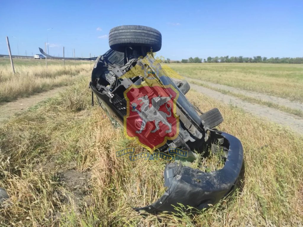Иномарка вылетела с трассы "Таврида" в Крыму, погибли три человека - Форпост Севастополь