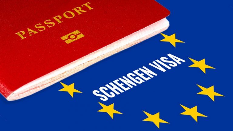 Россияне с октября не смогут въехать еще в четыре страны ЕС по пятилетнему загранпаспорту