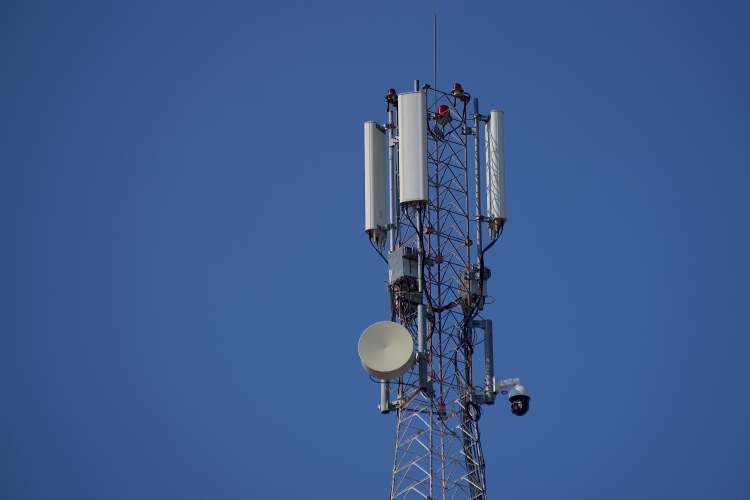 Российским мобильным операторам разрешили запустить связь 5G