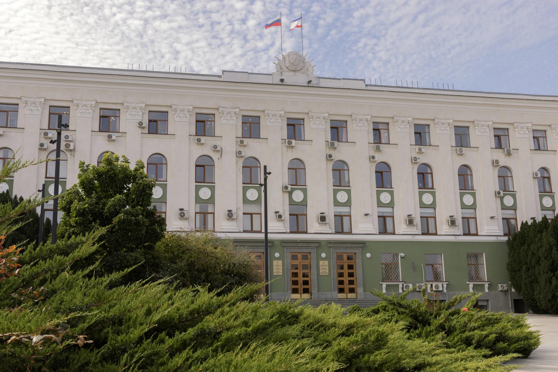 Власти Крыма утвердили порядок предоставления субсидии работодателям за простой в период ЧС