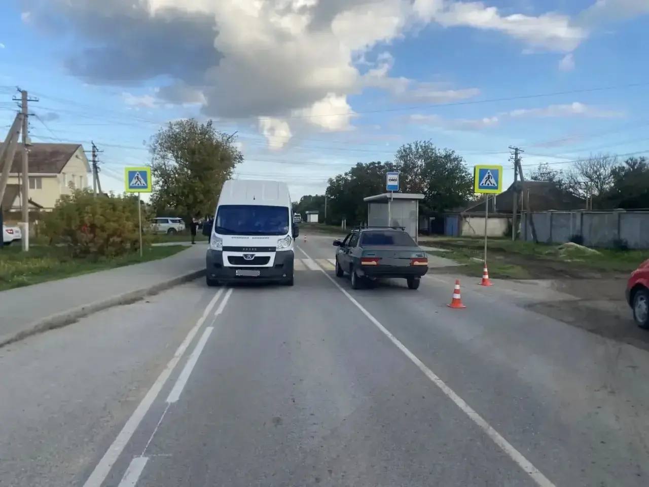 В Крыму иномарка сбила девочку на пешеходном переходе: ребенка отбросило на другое авто