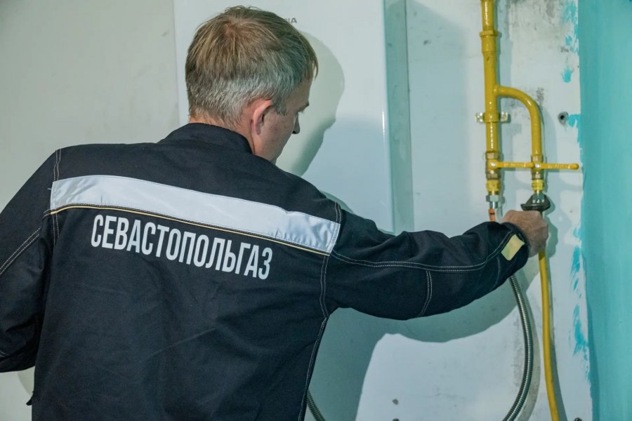 В селе Орлиное под Севастополем продолжается бесплатная догазификация домов льготников