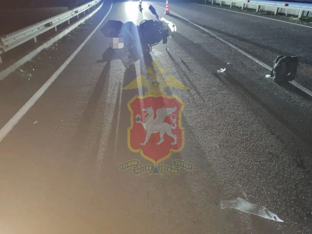 Влетел в ограждение: на участке дороги у Крымского моста погиб мотоциклист - Форпост Севастополь